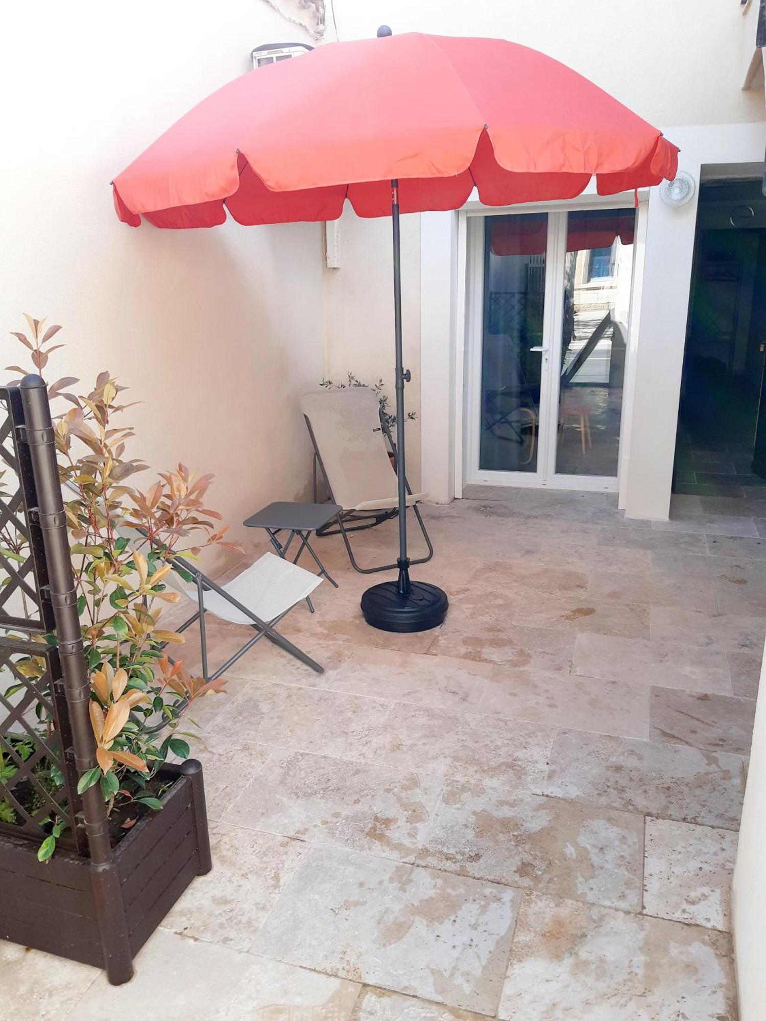 Le Gite D'Eglantine Eyguières Exterior foto